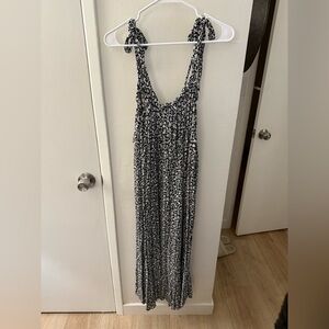 Elegant Black and White Maxi Dress
